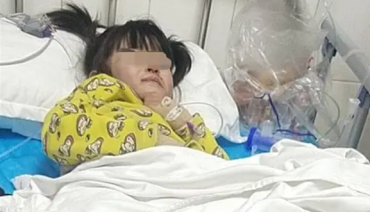 4岁的贵州女孩燕燕被后母虐待烫伤性命堪忧