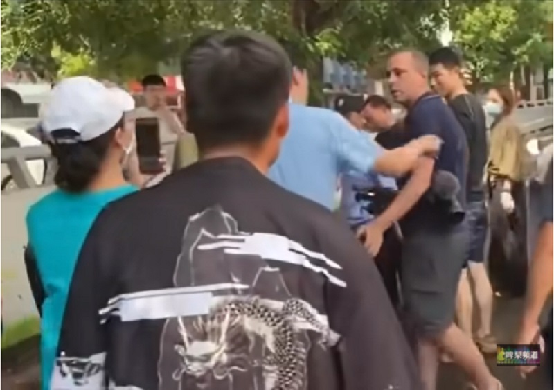 外媒记者，郑州洪灾
