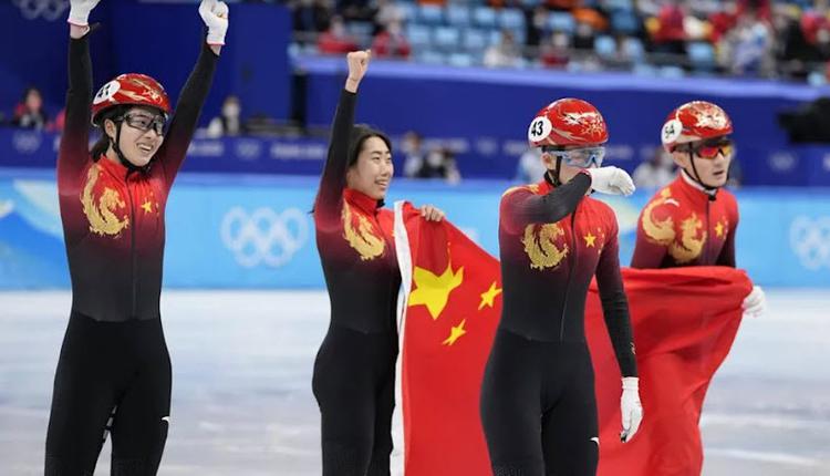 中国冬奥会首金被批黑哨 美韩媒喷：全靠对手摔倒
