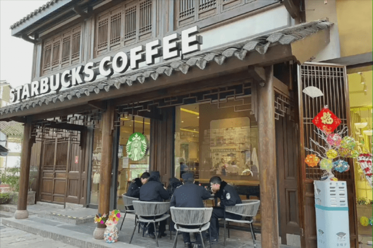 星巴克驱赶警察