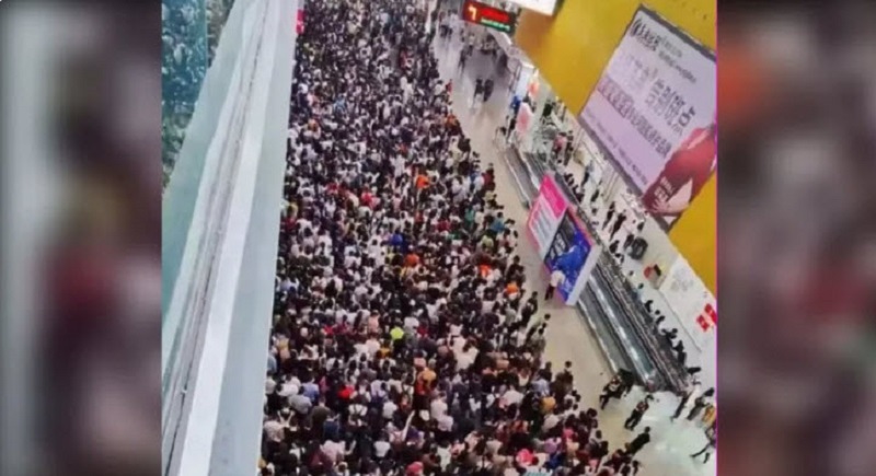 广交会突爆疫情被封 数万人滞留黑压压一片好吓人