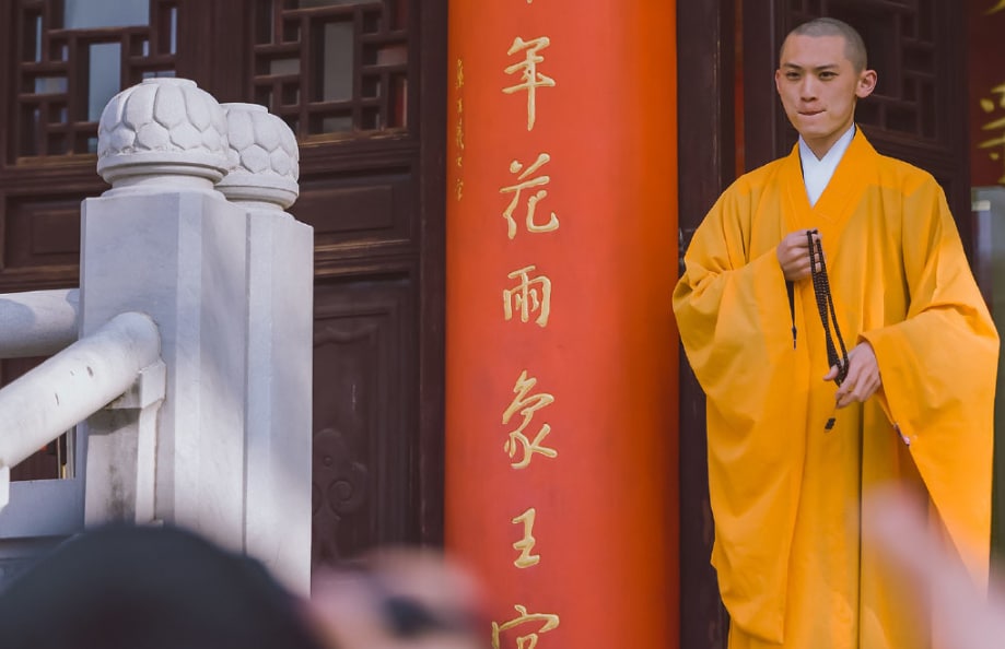 南京和尚长得太帅吸引大量民众前往拍照