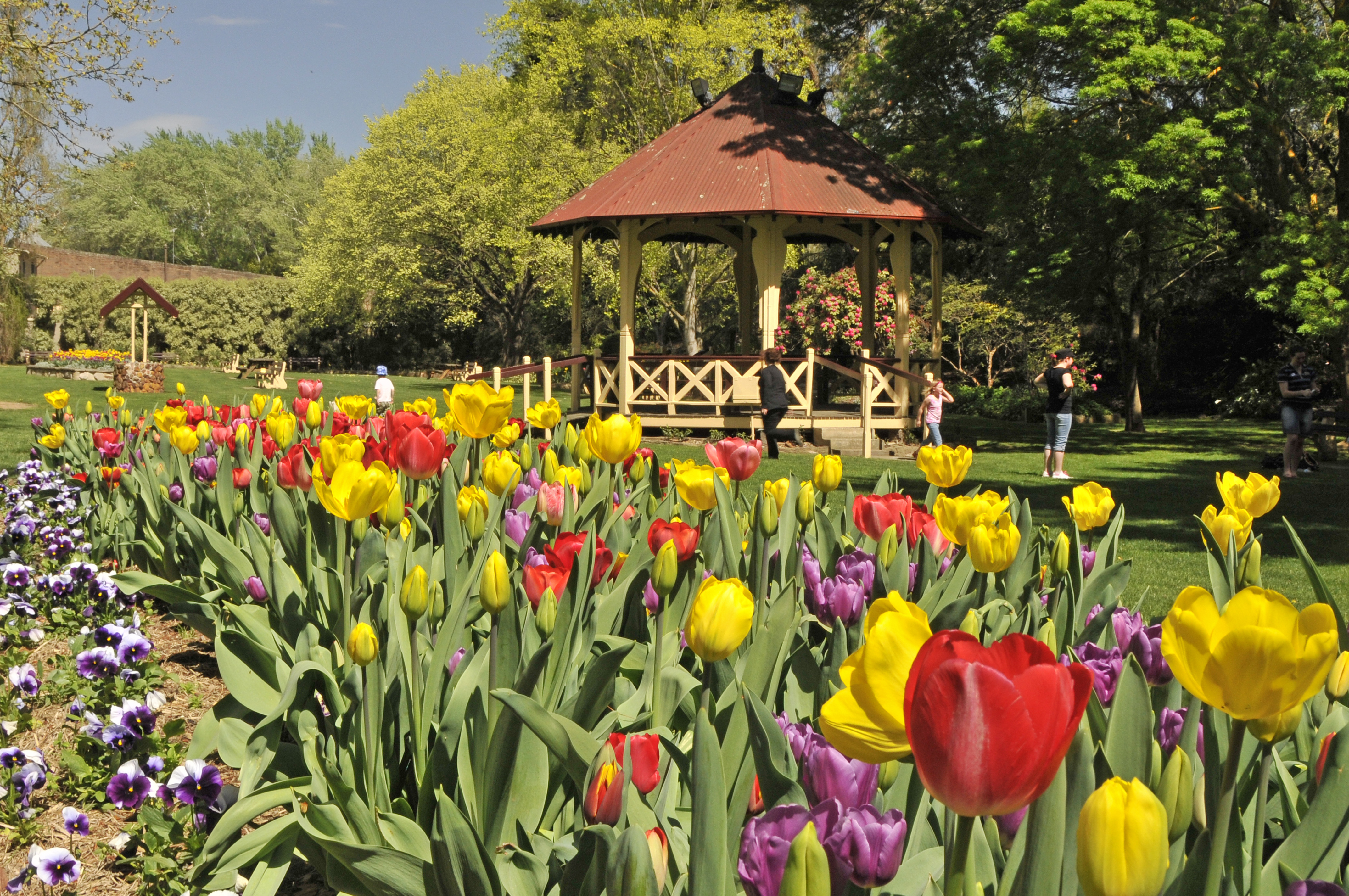 Leighton Gardens