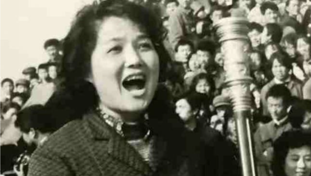 女高音歌唱家叶佩英