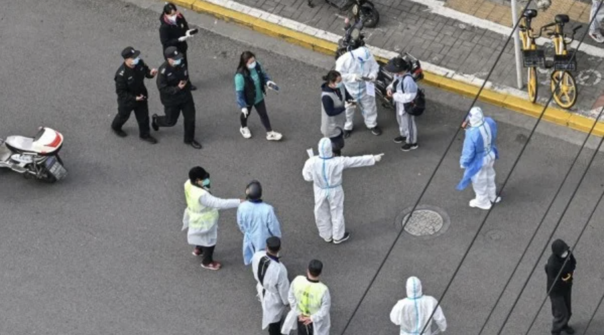 中国国务院和上海市政府“已设定目标”，要求上海20日以前实现社区“清零”。