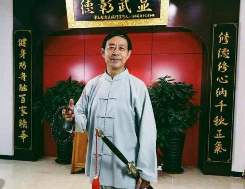 绝技闪电五连鞭再现 马保国现身在上海抢购面粉
