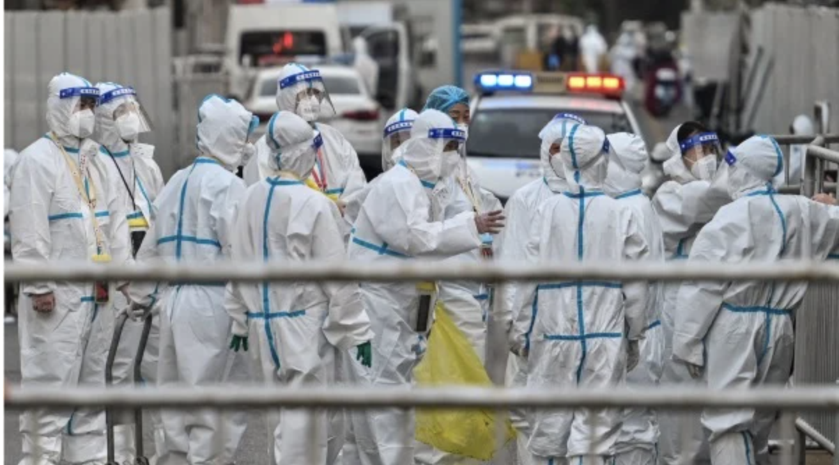 自上海疫情3月大爆发以来该市累积超过32万人确诊