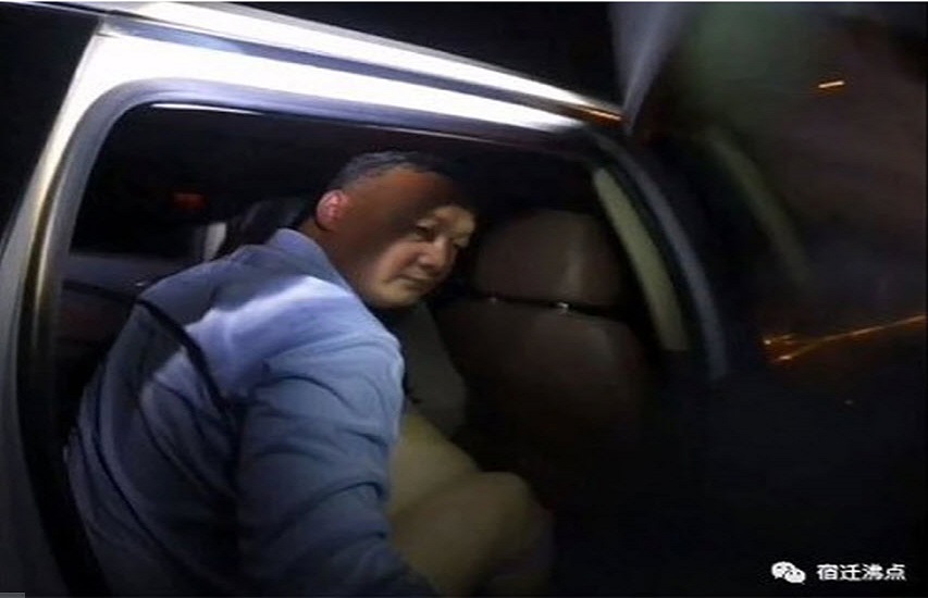 捉奸在车 女下属与中国官员车震时被抓 影片曝光！
