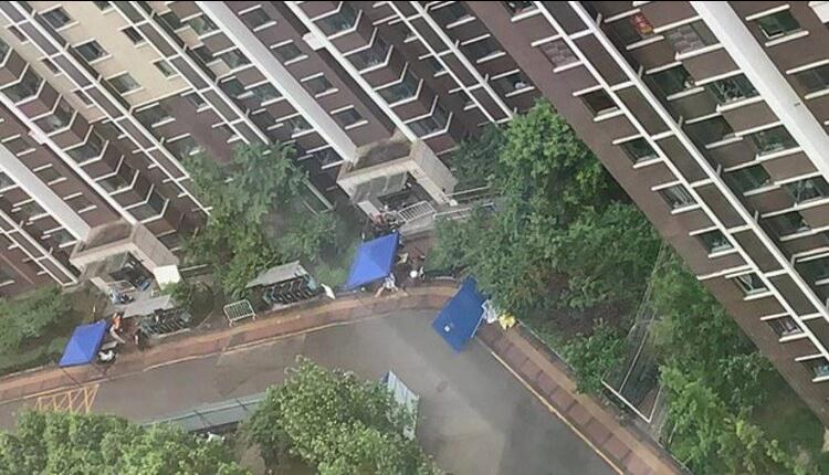 北京朝阳周庄嘉园有高层住宅遭封堵大门