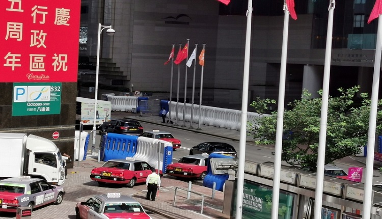 香港主权移交予中国25周年 全城加强保安