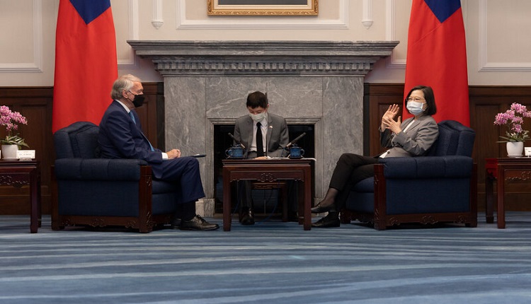 蔡英文接见美国会团