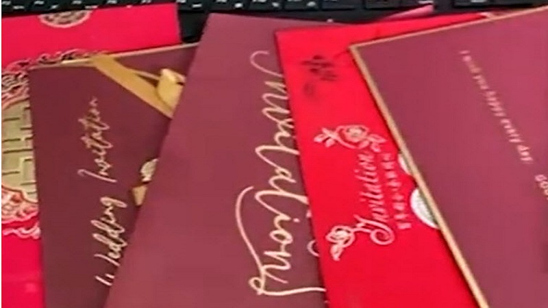 十一长假前连收21张结婚请帖 红色炸弹让人压力大