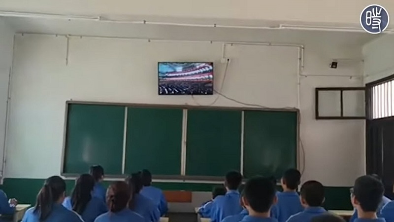 陆校规定学生观看二十大直播 防言论关闭苹果手机