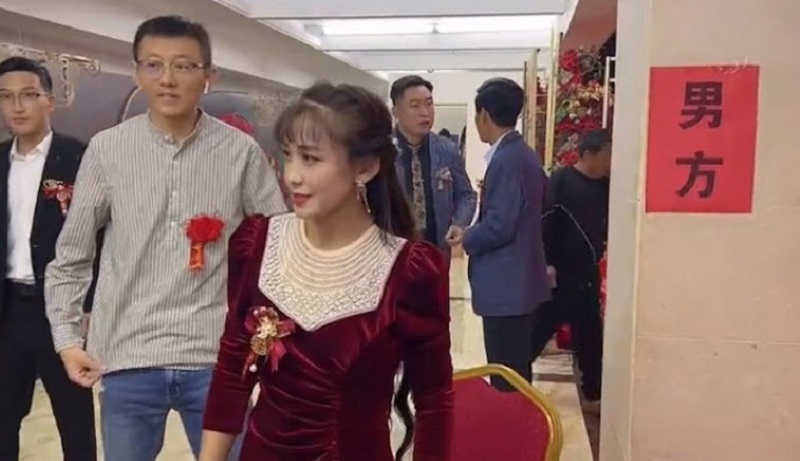 51岁准奶奶逆天颜值被错认是新娘 养颜秘诀是……