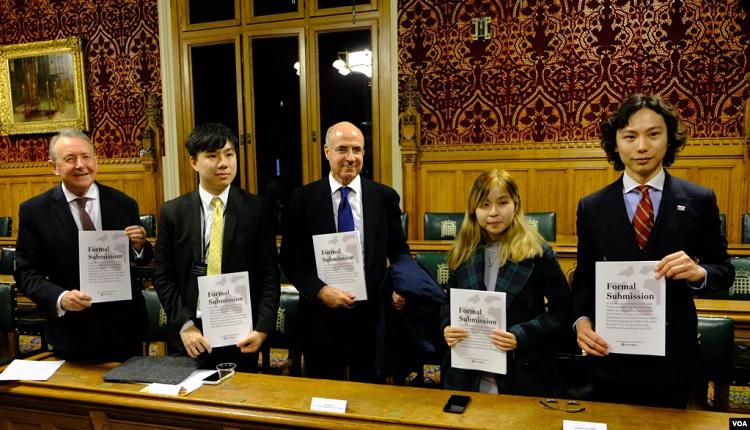 海外港人组织吁英国制裁16名香港高官及警务人员