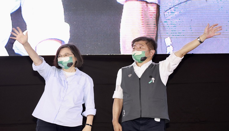蔡英文为陈时中站台