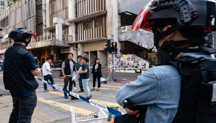 港民周柏均2019年11月11日在西湾河遭交通警员近距离地连开3枪。