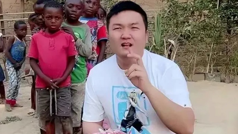 直播主“小胖闯非洲”