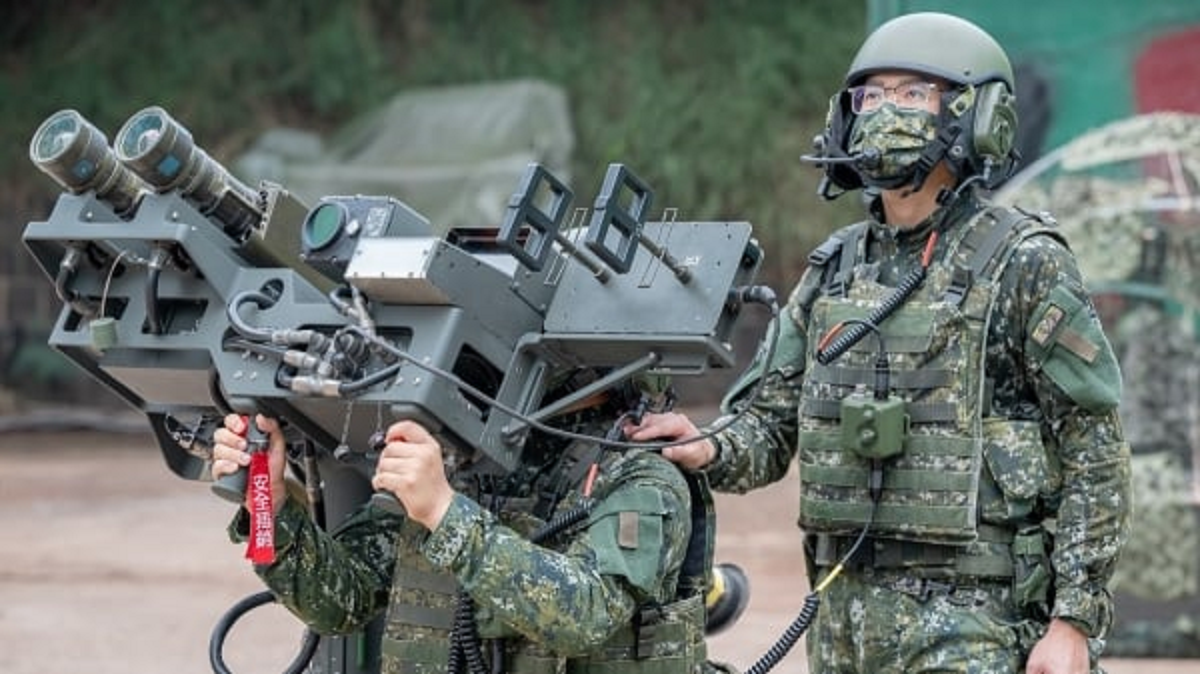 台湾宣布国军义务役延长1年引起争议- 澳洲看新闻网最新澳洲新闻| 中国新闻| 港台新闻| 国际新闻