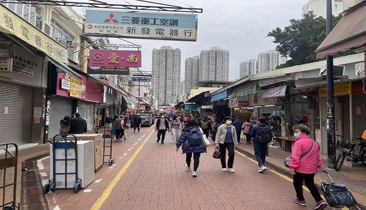 中港1月8日通关首日，上水市区未出现陆客人潮。
