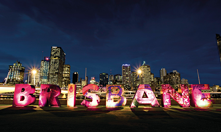 Brisbane 夜晚标志文字（图片来源：Tourism Queensland）