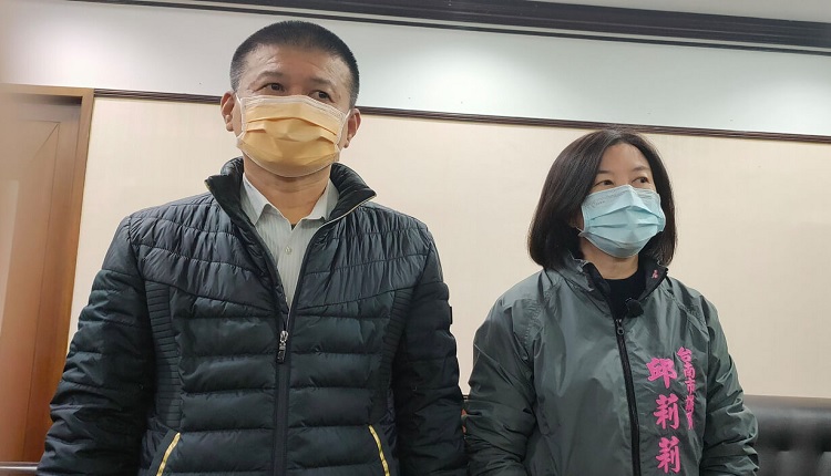 台南议长邱莉莉与副议长林志展