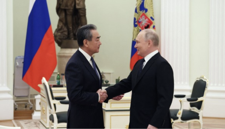 俄罗斯总统普京会见王毅