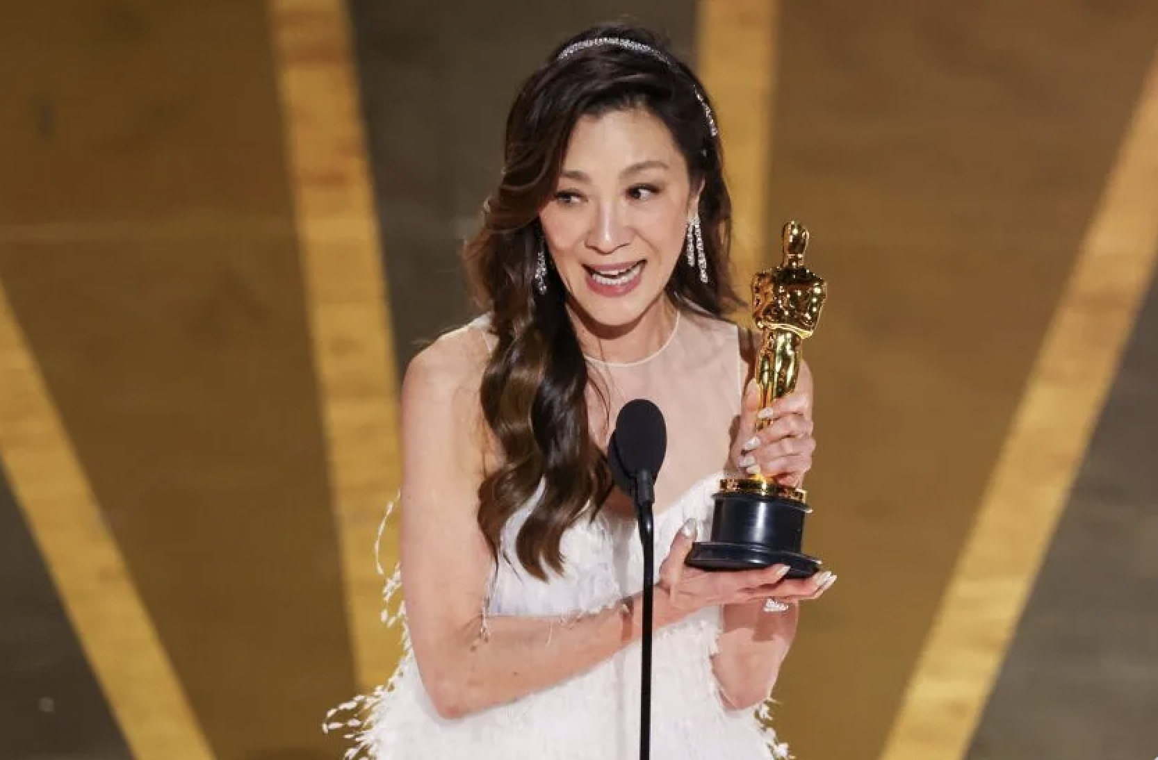 Oscars 2023: Michelle Yeoh』s Full Backstage Interview