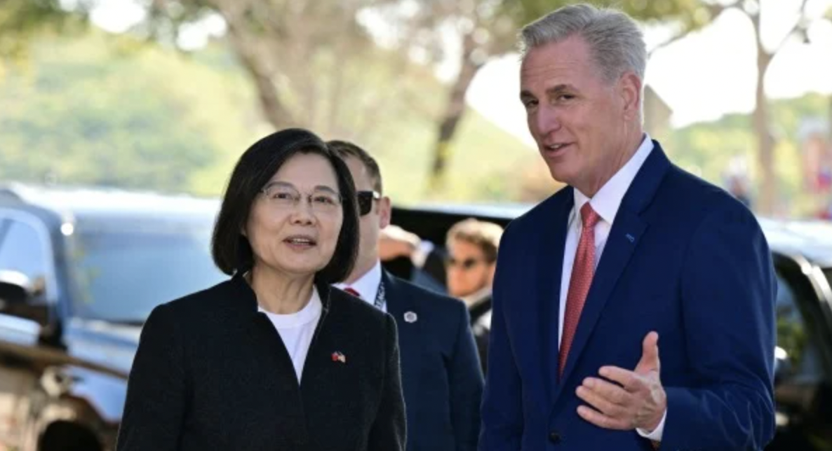 美国联邦众议院议长麦卡锡与中华民国总统蔡英文在加州里根图书馆会晤
