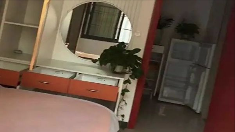 湖北女局长自配的休息室