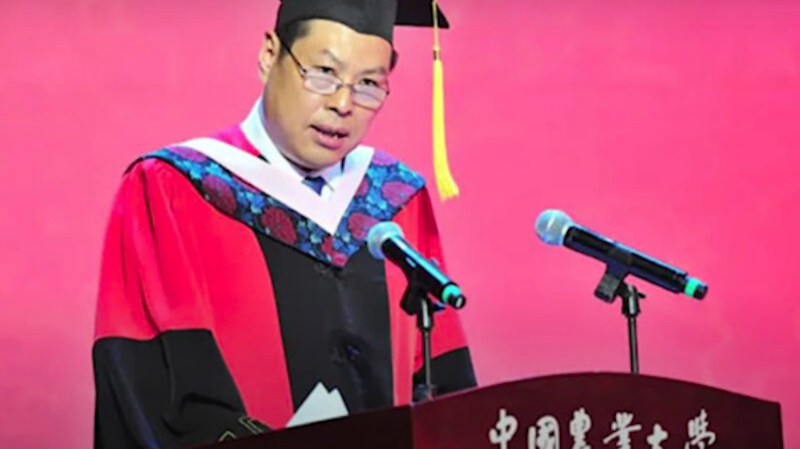 农业大学院长叶敬忠在毕业典礼上批评权力乱象。