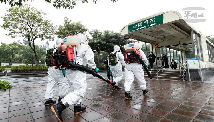台灣化學兵在消毒
