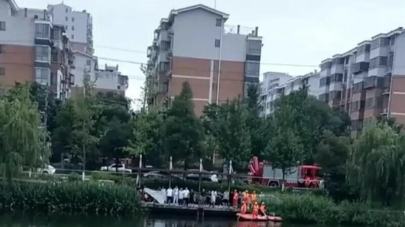 湖南临湘母子跳河