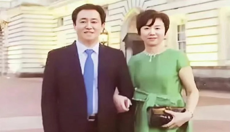 中国恒大集团主席许家印与“前妻”丁玉梅