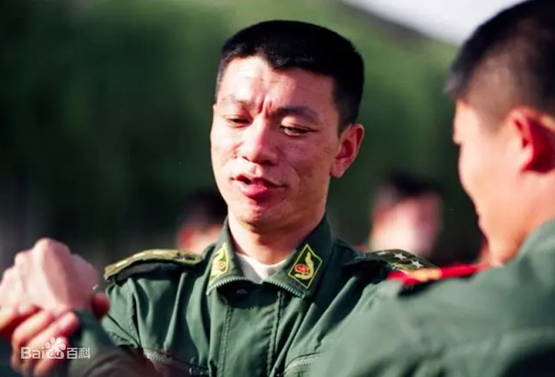 上海武警司令陈源