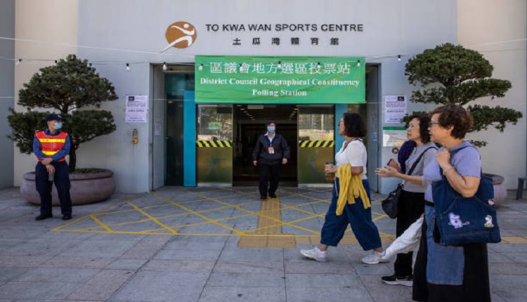 香港12月10日举行改变选制后的区议会选举