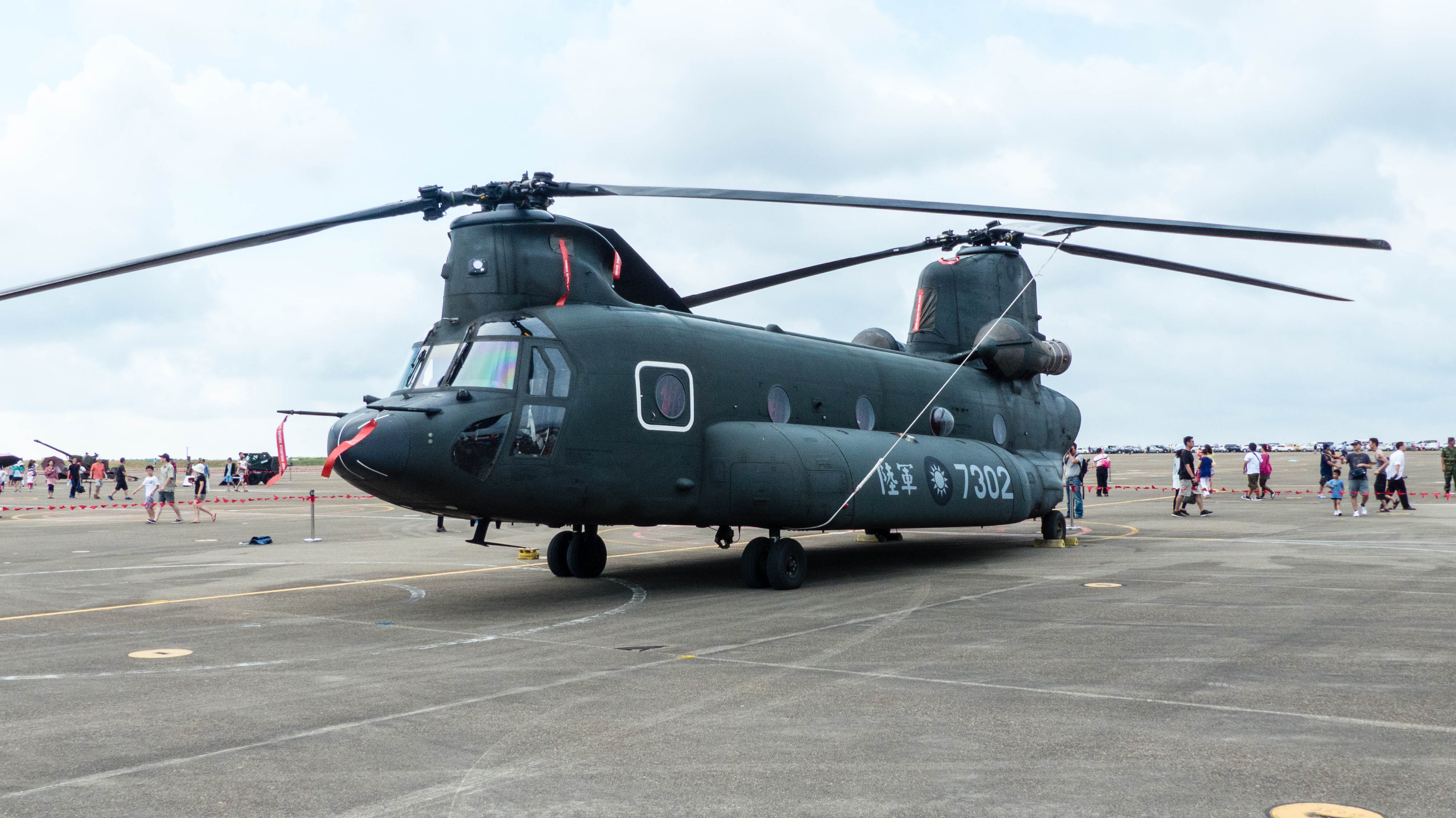 CH-47“契努克”军用直升机