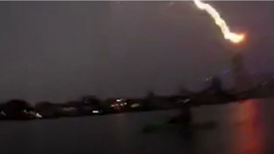 閃電