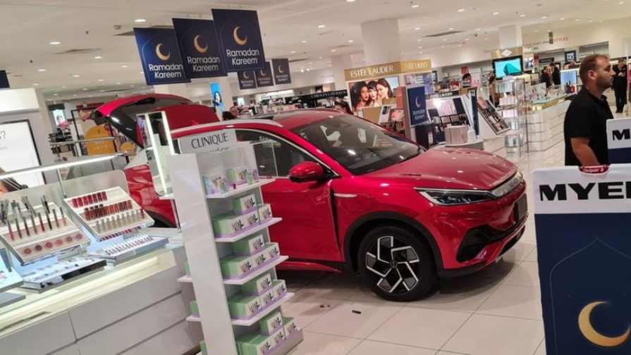 Westfield 撞车事件