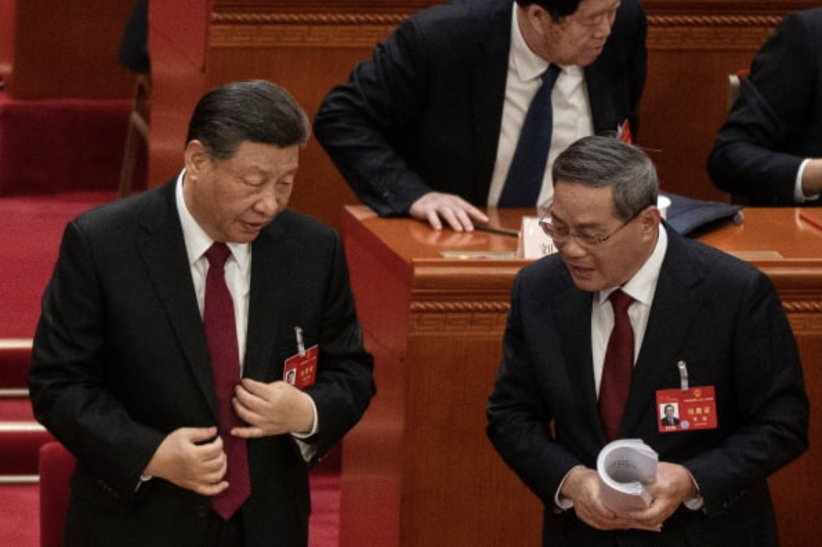 中共两会期间习近平与李强说话