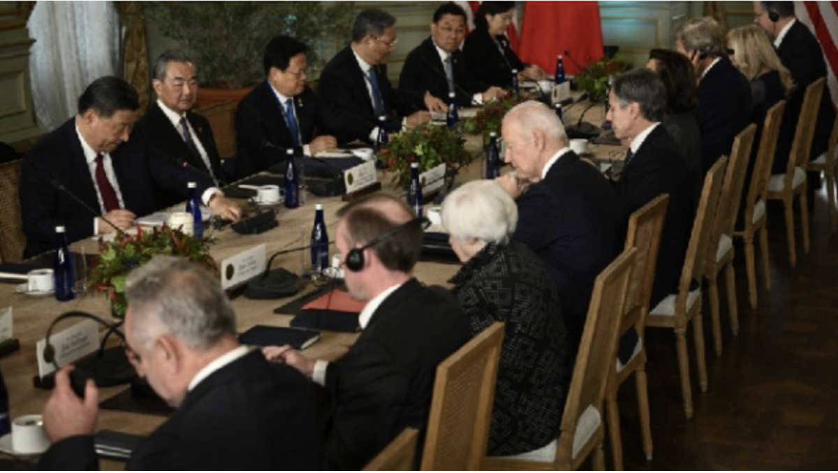 2023年11月15日，拜登在亚太经合组织会议期间与习近平会晤