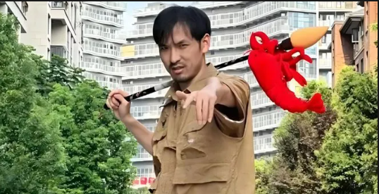 鐵頭的崛起：流氓愛國就可以暢通無阻？