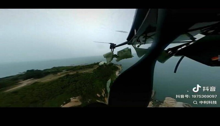 中国无人机在金门上空空投传单