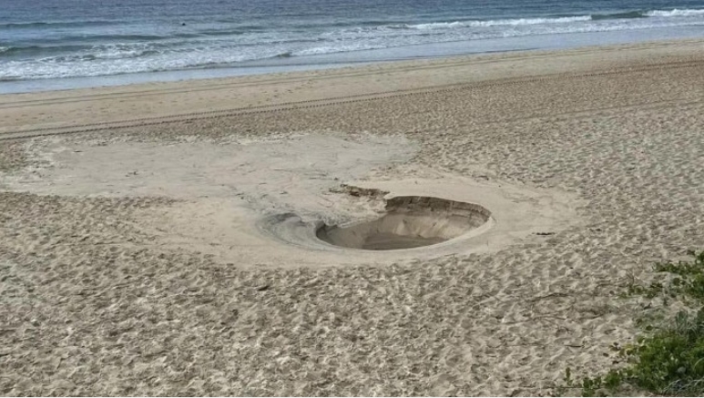 海灘大洞