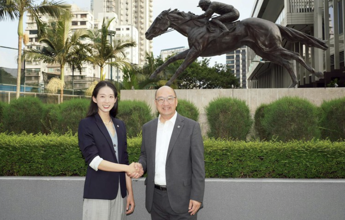 谭志源宣布，港队剑击代表江旻憓将加入加入马会公司事务部