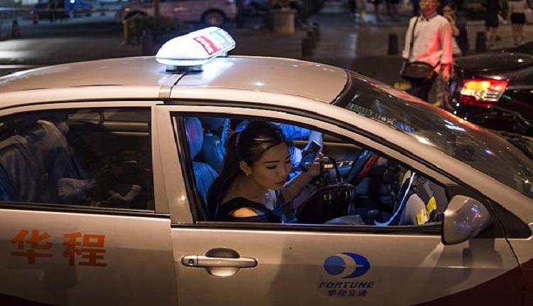 深圳街头的出租车