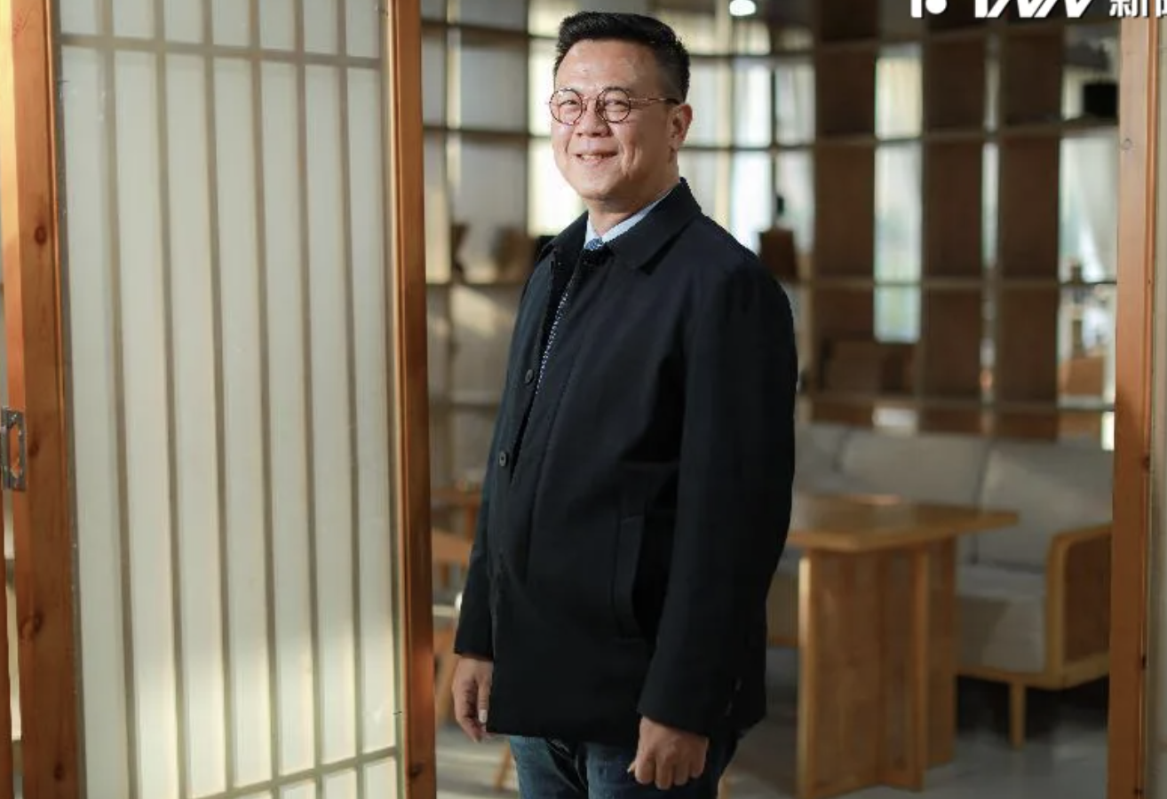 台商连上铭担任中国湖南省政协委员，遭内政部开罚新台币40万元，并注销台湾户籍