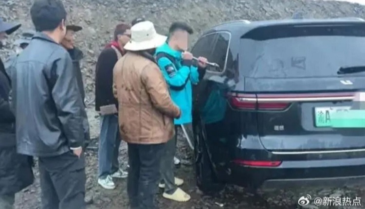 理想汽車海拔太高打不開車門 車主被迫砸窗自救