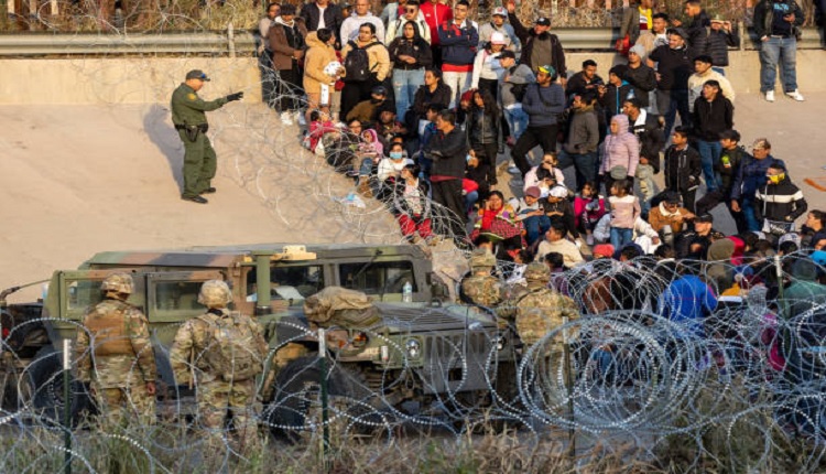 欲从美国德州偷渡进入美国的非法移民